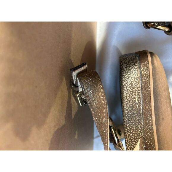 Volatile sandals size 9 shiny buckle - Picture 9 of 10